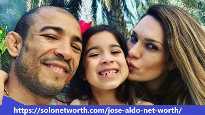 Jose Aldo With His Wife & Daughter