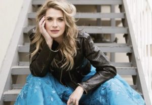 kristy swanson net worth