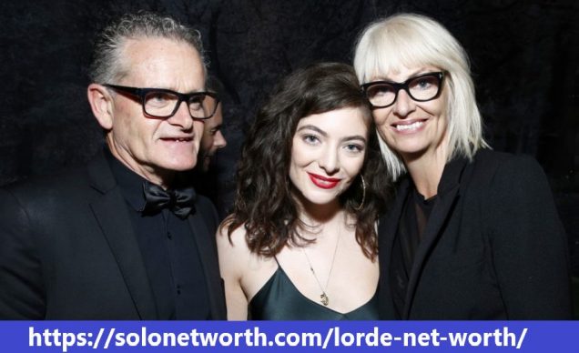 Screenshot of Lorde With His Family